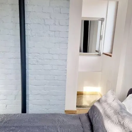 Cozy Apartment Near City Center Bucharest Exterior photo