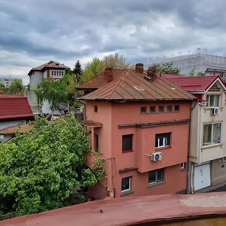 Cozy Apartment Near City Center Bucharest Exterior photo