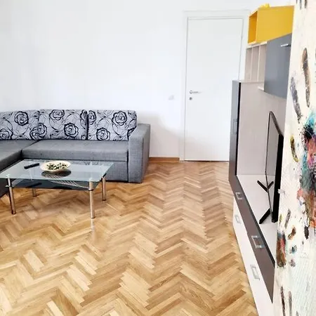 Cozy Apartment Near City Center Bucharest Exterior photo