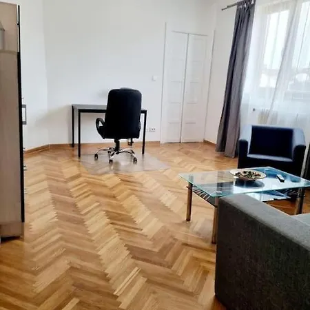 Cozy Apartment Near City Center Bucharest Exterior photo